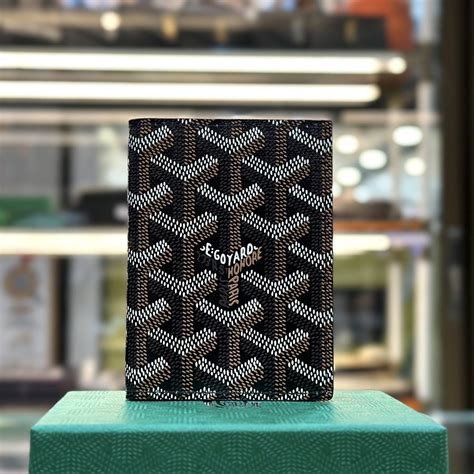 saint marc card holder goyard|Goyard card holder review.